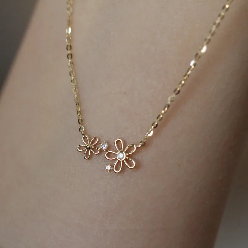 Shining Twin Flower Necklace